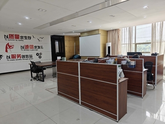 Changzhou Yingchuang Rotomolding Equipment Co,. Ltd ligne de production du fabricant