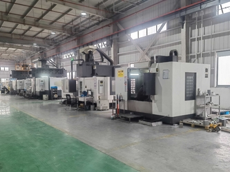 Changzhou Yingchuang Rotomolding Equipment Co,. Ltd ligne de production du fabricant