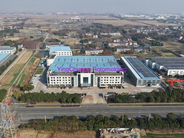 Changzhou Yingchuang Rotomolding Equipment Co,. Ltd ligne de production du fabricant