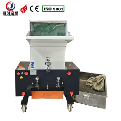 Système de fonctionnement automatique Machine de déchiquetage de plastique avec collecteur de poussière inclus